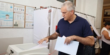 Голосование в крыму 2014. Выборы депутатов в крыму. Выборы в казахстане. Выборы депутатов в крыму. Выборы депутатов госсовета рт 2024.