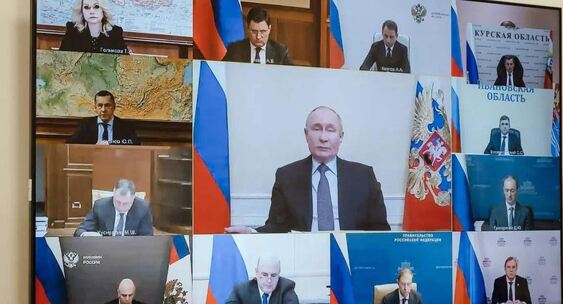 Тысяч рублей вести. Деньги 2500 рублей. 3000 рублей в руках. Тысячные купюры. Деньги фон 1000 рублей.