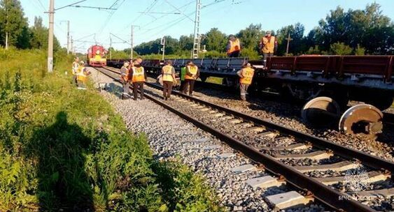Татарстанцев предупредили о&nbsp;задержках поездов из-за&nbsp;схода с&nbsp;рельсов двух вагонов|