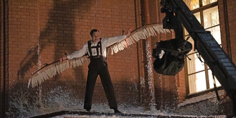 Авиатор спектакль. Авиатор спектакль школа современной. Авиатор театр. Авиатор театр. Водолазкин спектакль.