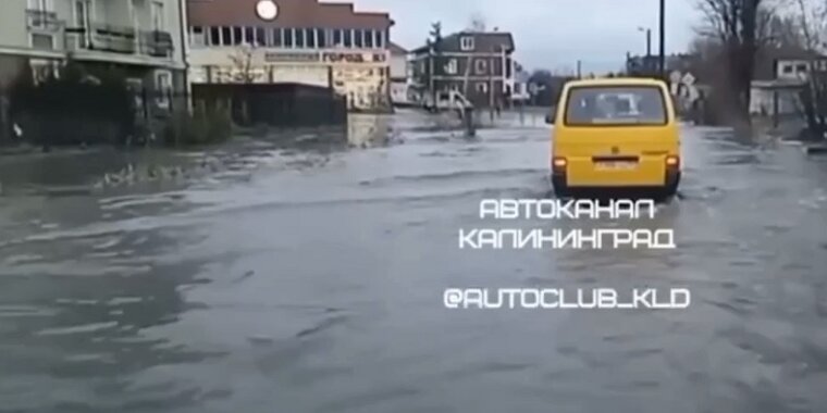 ливень в орле вчера. ливень в москве 28 июня 2021. сильный ливневый дождь в астрахани. вчерашнего ливня. красноярск ливневые дожди.