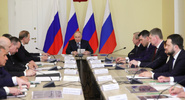 Путин осмотрел новые российские самолеты и&nbsp;провел совещание по&nbsp;развитию авиации|