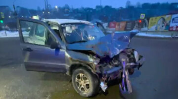 две бригады рабочих. в двух бригадах 56 рабочих. две бригады состоящие из рабочих одинаковой. две бригады состоящие из рабочих одинаковой. в двух бригадах 56 рабочих.