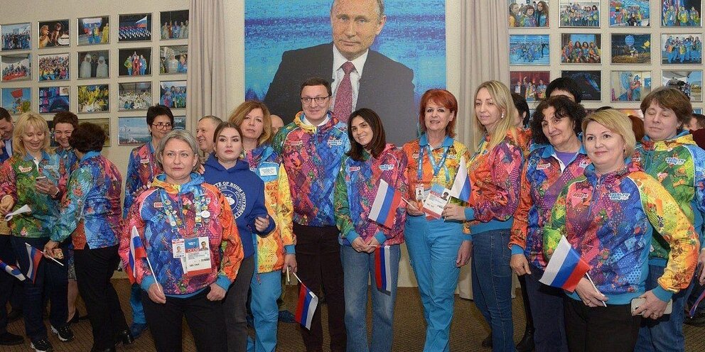 Фотосессия волонтер идеи. Акции волонтеров. Отряд в лагере. Добровольческая деятельность. Подростки волонтеры.