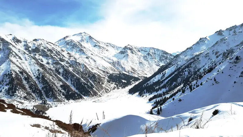 алматы снег фото. пошла алматы. пошла алматы. алма-ата 6 января 2022. пошла алматы.