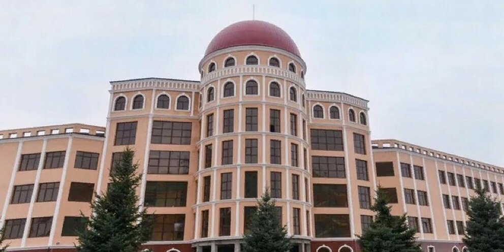 Университет в ингушетии. Университет в ингушетии. Инггу крепость назрань. Магас университет инггу. Ингушский гос университет.