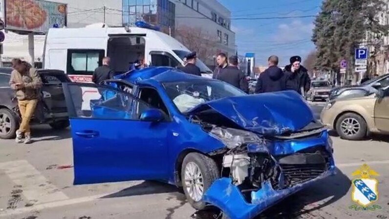 что творится в курске. пост кривец курск. дтп курск плевицкая. что творится в курске. авария на народной сегодня курск.