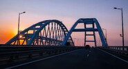 Движение автомобилей по&nbsp;Крымскому мосту временно перекрыто|