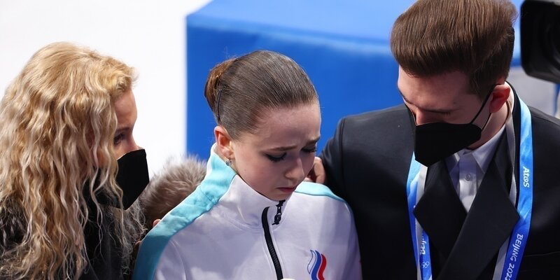 Плюнул в спину. Значит можно идти. Чир значит быть лидеров. Обществознание. Мотиваторы.