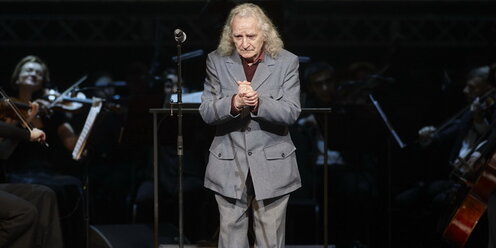 профессия учитель. презентация учитель перед именем твоим. проект учитель звучит гордо. если б не было учителя стих. имя бывшего учителя.