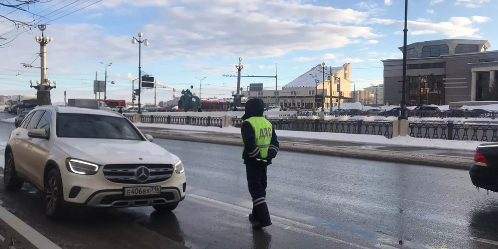 Мы с другом ебем его пьяную жену - смотреть порно видео