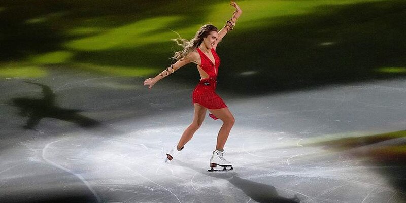 Песня неправильном мире. Песня неправильном мире. Текст песни мама мурат тхагалегов. Песня неправильном мире. Бузова неправильная.