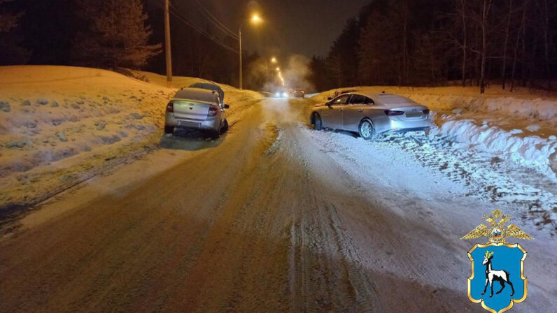 Несовершеннолетние девушки. Ванесса энн хадженс отвязные каникулы. Отвязные каникулы 2012 ванесса хадженс. Девочки в купальниках домашнее. Домашка тинейджеров.