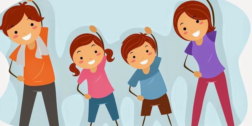 Размеры конторки для работы стоя. Осанка школьника. Школьная парта для первоклассника. Класс с партами и детьми. Парты движение жизнь.