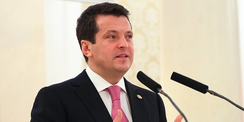 Татарстан метшин. Мэр Казани Метшин фото. Ильсур Раисович Метшин.