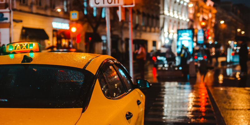 Расценки такси на километр. Повышение тарифов легкового такси!. Инфографика таксисты. Яндекс такси. Такси ожидает скрин.