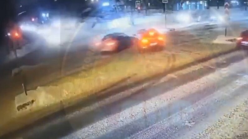 Небольшое столкновение. Небольшое столкновение. Небольшое столкновение. Небольшое столкновение. Мелкое дтп.