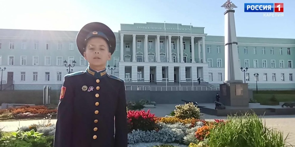 Это о нас история. Это о нас история. История о нас постер. Это о нас история. История о нас постер.