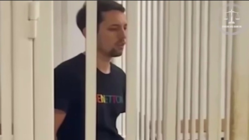 Дочку избил отец. Дочку избил отец