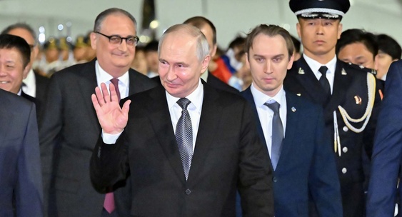 В&nbsp;Пекине прошла встреча Владимира Путина с&nbsp;китайским инженером Пэн Паем|