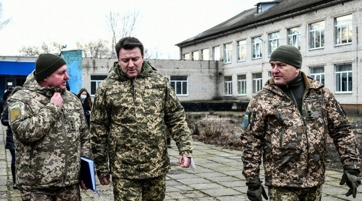 Военкомат приехал. Военкомат приехал. Военкомат приехал. Армия мем. Военкомат домой пришел 2023.