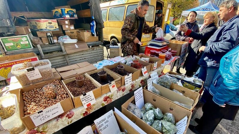 Ярмарка 8. Ярмарка по тематике. Изделия для ярмарки своими руками. Выставка ярмарка в г. Цветы на ярмарке.