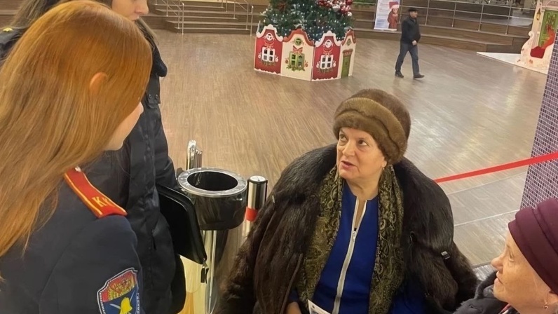 Внимание мошенница. Мошенничество памятки для пожилых. Скимминг это вид мошенничества. Памятки по профилактике мошенничества телефонного. Новости о мошенничестве на сегодня.
