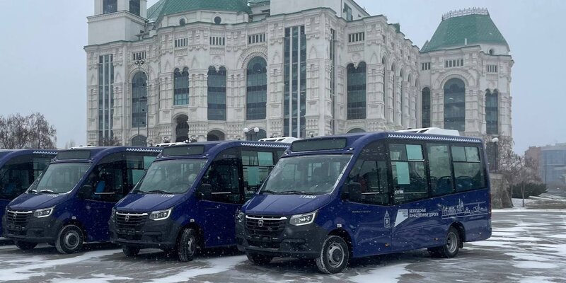 экскурсоводы автобус. гид экскурсовод в автобусе. экскурсоводы автобус. экскурсия на автобусе. экскурсоводы автобус.