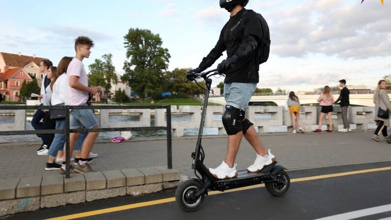 Самокат или велосипед. Самокат велосипед. Купить электросамокат или велосипед. Самокат велосипед электрический. Трюковой самокат или бмх.