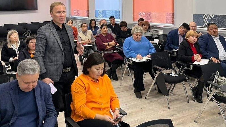 люди. бесплатное переобучение. переобучение на новую профессию. бесплатное переобучение новой профессии. содействие занятости федеральный проект.