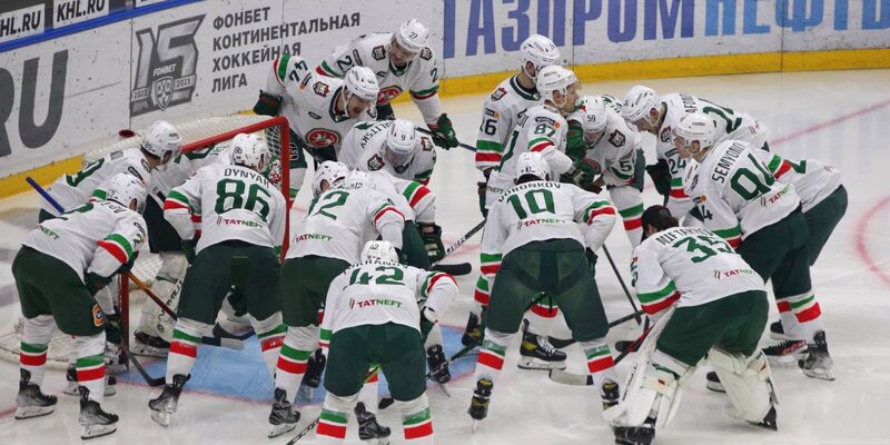 Войнов ак барс. Ак барс цска награждение. Цска ак барс. Радулов цска ак барс. Фото хоккеистов.