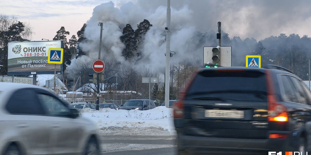 фото денег. 300 тысяч штук. около 150 тысяч. миллион рублей. около 150 тысяч.