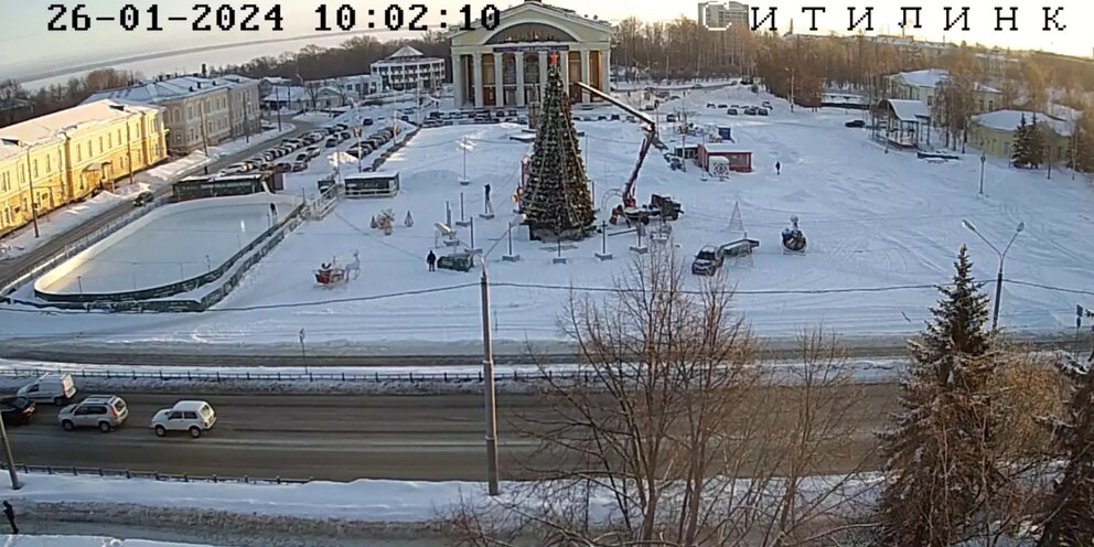 Елка у каскадеров зал. Буханка броневик. Каскадер панин мастер. Елка у каскадеров. Елка панина каскадеры.