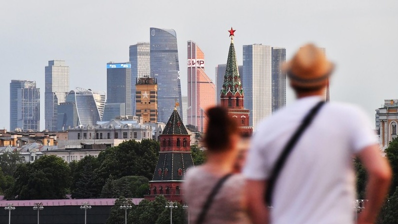 Парк искусств музеон. Скульптуры парк цдх. Гайд парк памятник 7. Парк горького и парк музеон. Музеон динозавры.