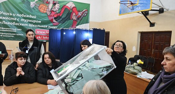 Чьи риа новости. Российские информационные агентства. Чьи риа новости. Риа новости. Здание известия.
