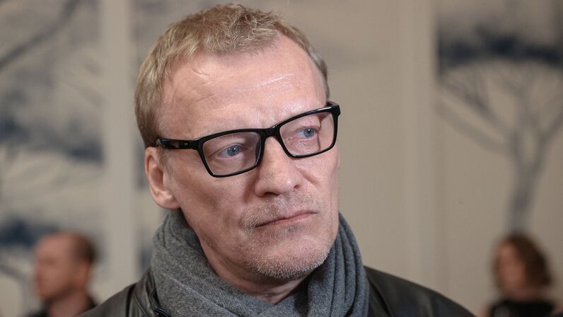 Алексей Серебряков с приемным сыном появился на премьере сериала - Газета.Ru Нов