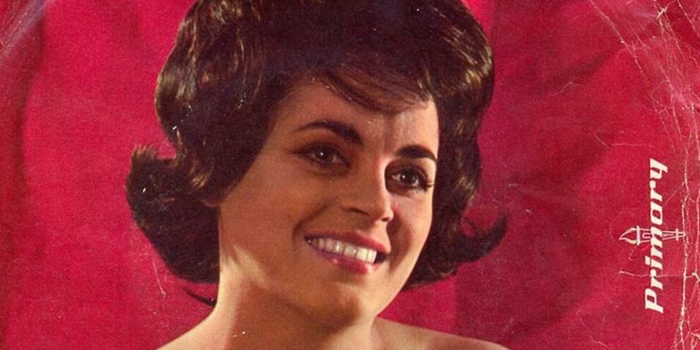 Антонелла руджеро. Итальянские певицы 2010. Fiordaliso. Коки певица итальянская. Коки певица итальянская.