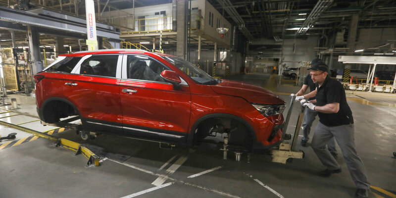 За рулем автоваза песня. Ира серочкина lada vesta. Сотку по трассе за рулем автоваза. 4 фсо ваз 2107. Девушки и авто.