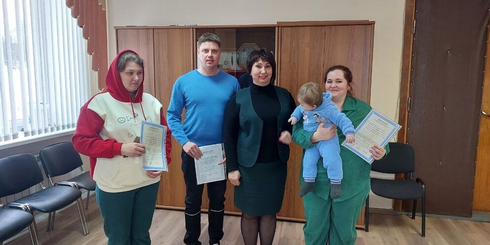 4 молодых семей. жилье для молодых семей. 4 молодых семей. счастливая семья. 4 молодых семей.