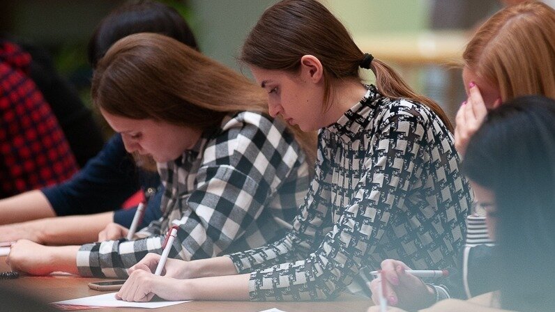 учеба в зарубежных вузах. вступительные экзамены в вузы. курсы для поступающих в вуз. подготовительные курсы. поступление в вуз эстетика.