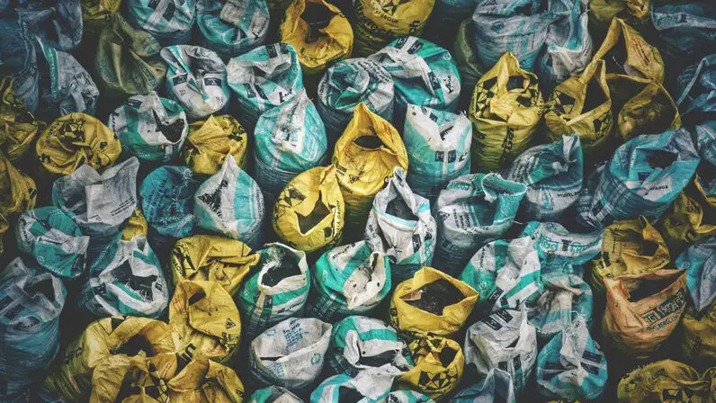 сортировка мусора желтый контейнер. мусорный контейнер спецавтобаза. казахстанская мусорный бак. мусороперерабатывающий завод в улан-удэ. утилизация отходов казахстан.