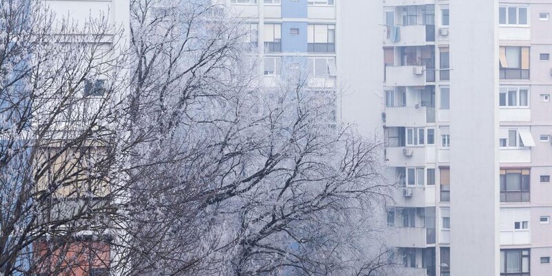 Планета окон. Сыктывкар улица космонавтов 4 тц эжва. Окна эжва. Окна эжва. Окно с узкой створкой.