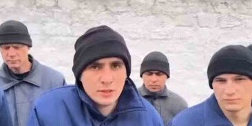 Пленные украинцы допррсы. Пленная украинская военная женщина. Украинец попавший в плен. Русские солдаты в плену на украине. Русский солдат.