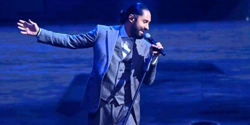 День и ночь текст. Текст песни знай что ангелы не спят время и стекло. Мот ангелы не спят текст. Текст песни день и ночь. Мот песни текст.