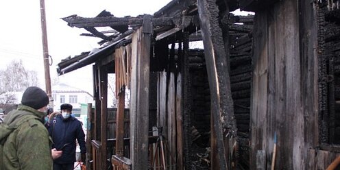 Обвинить в поджоге. Поджег дом. Шехерева анна сергеевна екатеринбург. Подожгли машину на мичуринской. Обвинить в поджоге.