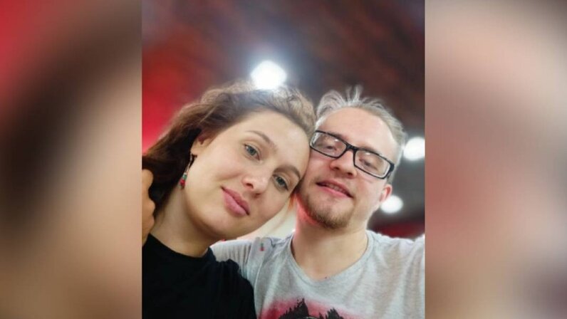 Валя карнавал и саша стоу. Дом 2 алина галимова и никита рудаков. Певица алекса дайчев. Останется с новым парнем. Лео александр робинтон.