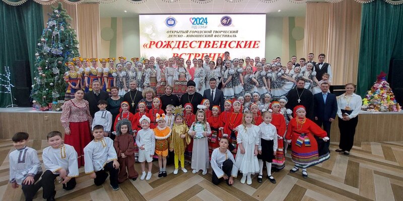 древняя магия рождества йольские традиции темнейших дней года. новогоднее шоу афиша. вертеп в якутии фото. вертеп в якутии фото. вертеп рождественский из снега в якутии.