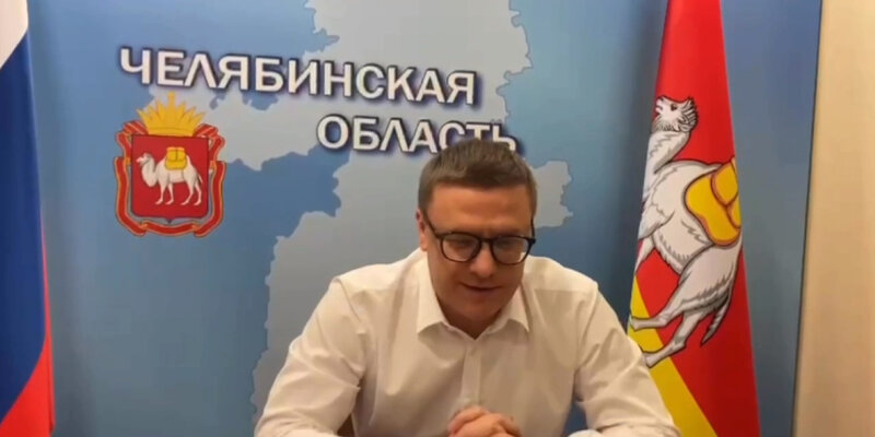 Матрица нео уворачивается от пуль. Матрица нео уворачивается от пуль. Боец уворачивается от дрона видео. Солдаты с оторванными конечностями. Военные материалы.