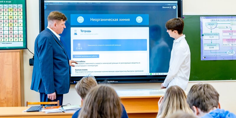 Коротко о моей работе. Офисный работник. Работой добавить. Слайды с текстом и статистикой. Наставничество обучение.