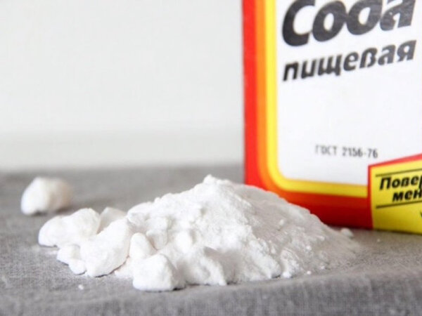 Сода и тряпка. Пищевая сода от пота. Сода в холодильнике. Запах соды. Сода и перекись.